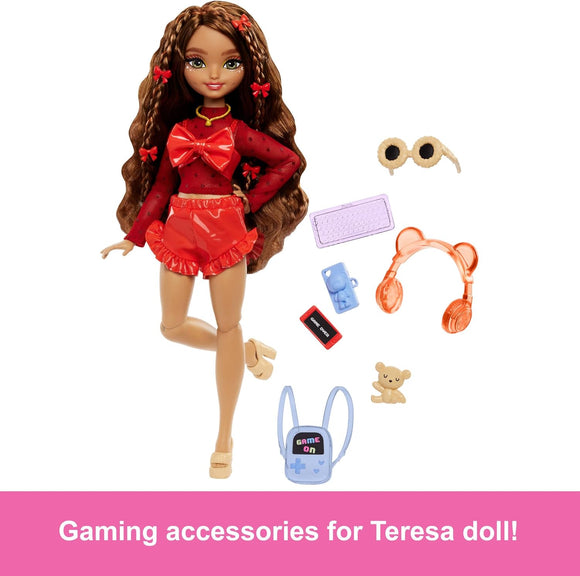 Barbie Dream Besties Playset, Teresa Posable Fashion Doll with Brown Hair & Hairstyling Clips