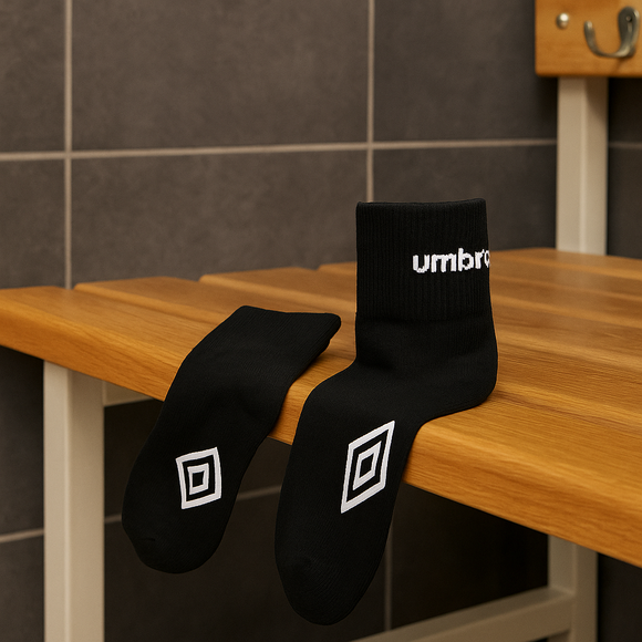 Umbro ICE Gift Set For Men - 150ML 2in1 hair & body wash Ice & men's sport socks