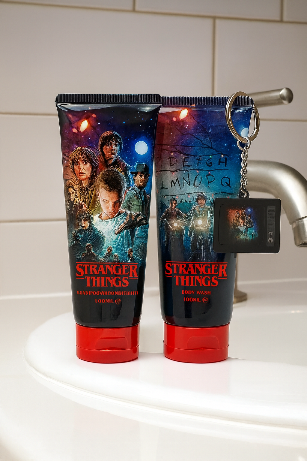 Stranger Things TV Tin Gift Set – Body Wash, Shampoo & Conditioner, Keychain