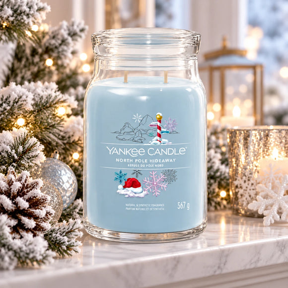  White metal tin Yankee Candle garden candle for Christmas evenings outdoors
