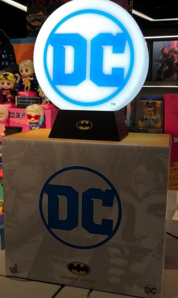 Hot Toys DC Comics Logo Lightbox